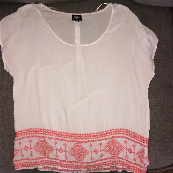 white blouse - Picture 1 of 3